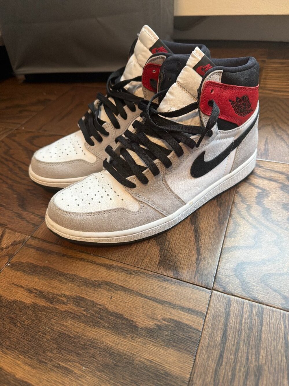 Jordan 1 Retro High - Light Smoke Grey